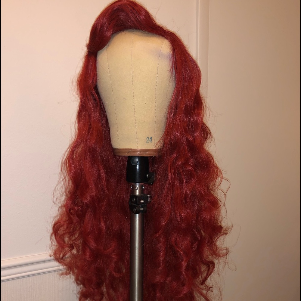 Long red curly wig, size 24 Mera/mermaid cosplay!